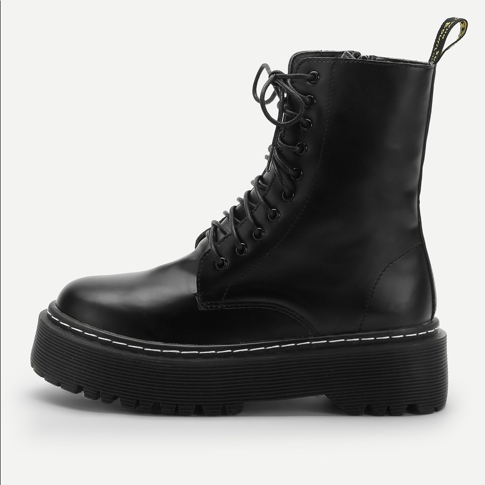 Combat boots